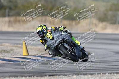 media/Dec-01-2025-Moto Forza (Mon) [[2daa91e15f]]/1-Advanced Group/Session 3 (Turn 3)/